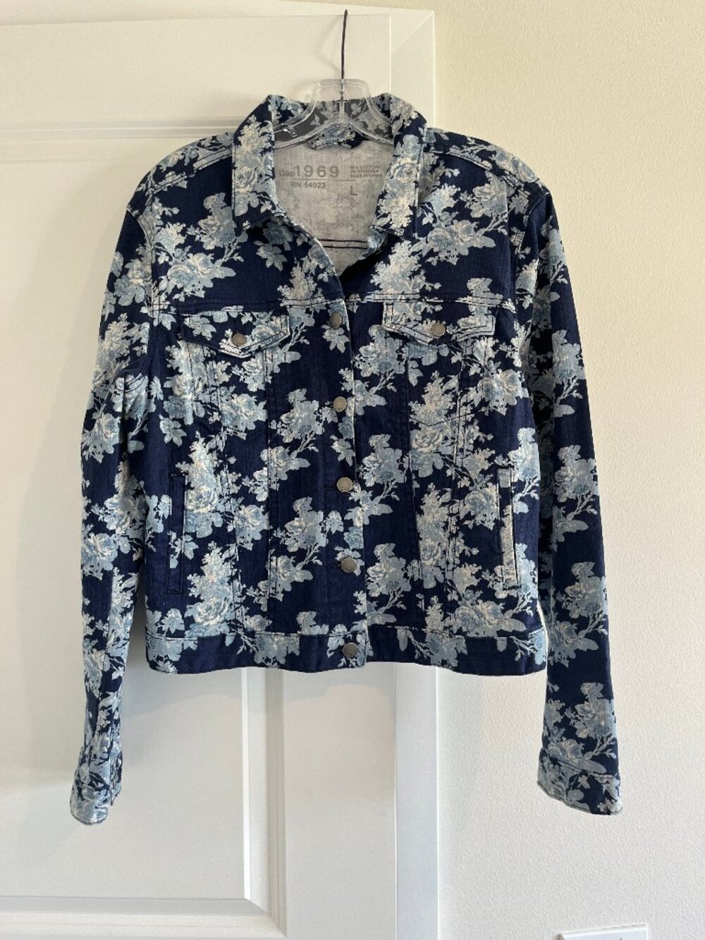 Gap 1969 Vintage Inspired Flower Jean Jacket Size L